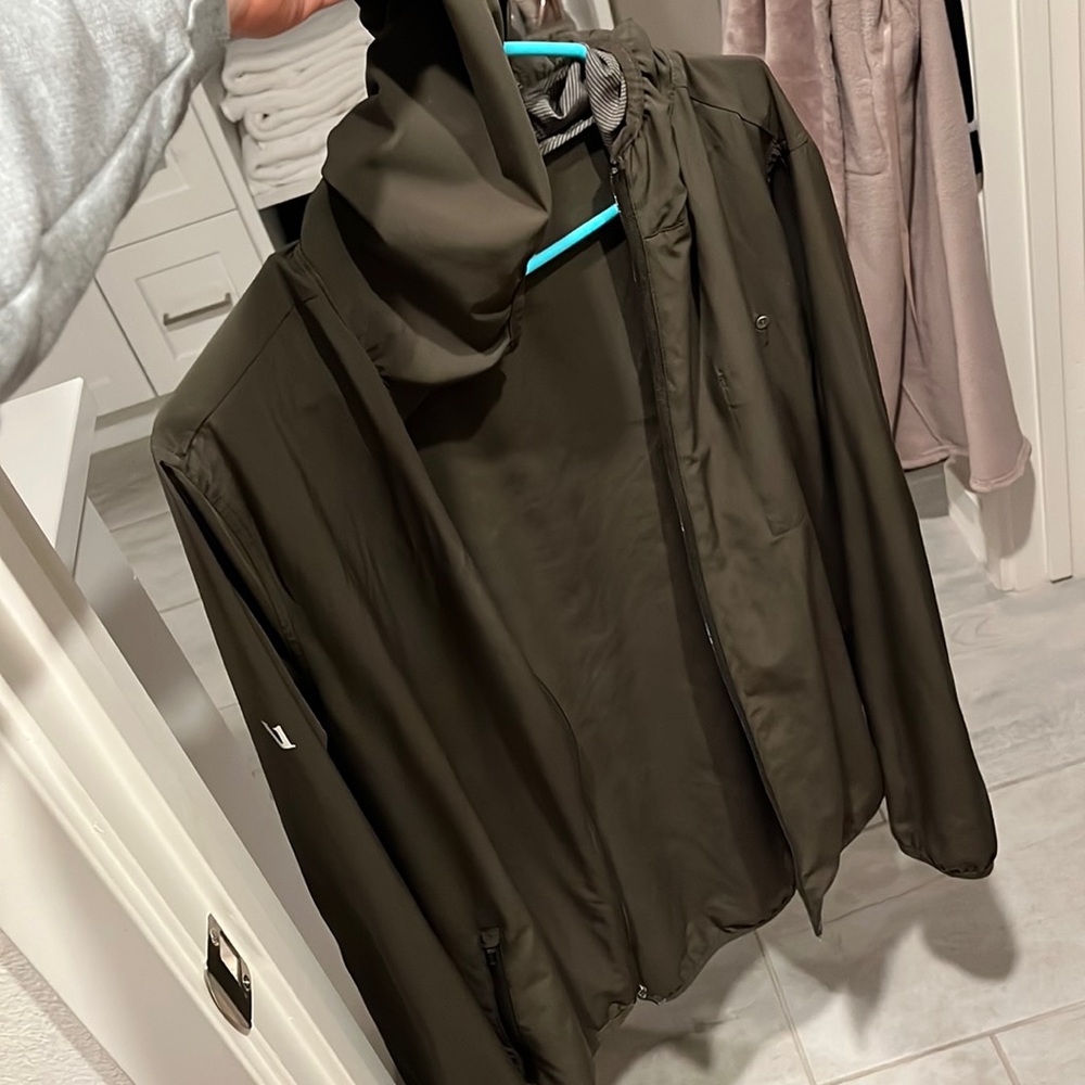 Vuori outdoor trainer shell